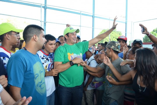 En Las Garcitas, populosa comunidad de Valle de la Pascua, los jóvenes compartieron una tarde de intercambio con el candidato, José Vásquez